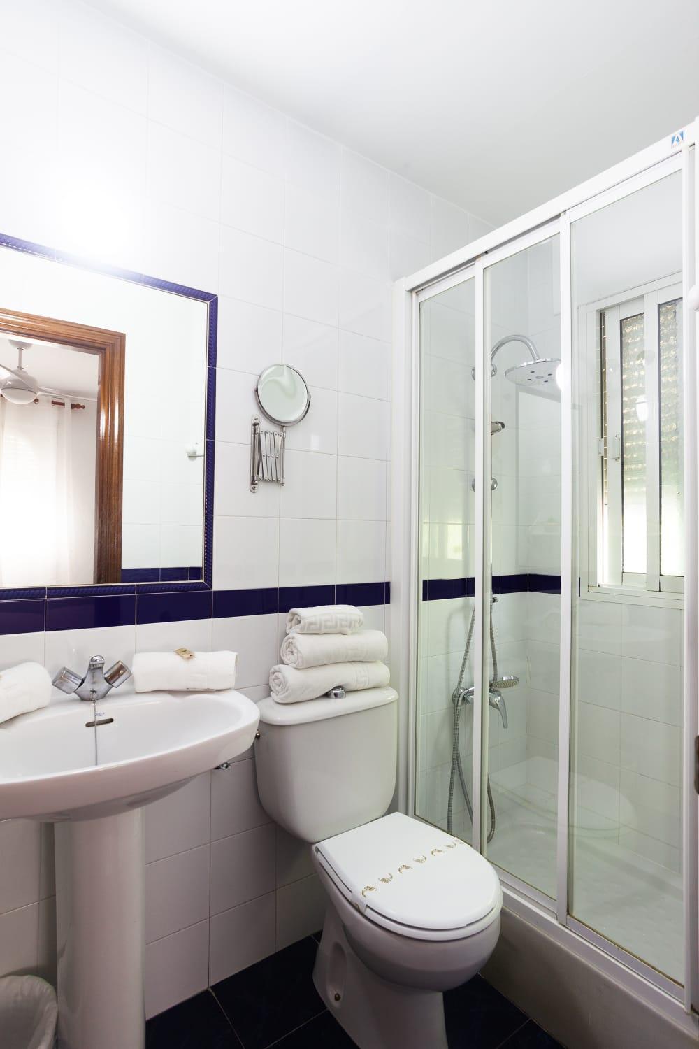 Hostal Restaurante La Giralda Рота Экстерьер фото